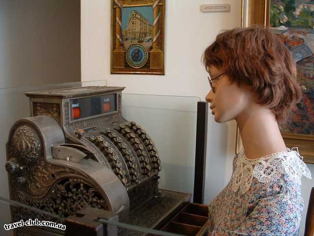  Венгрия  Экспонат музея торговли в Будапеште