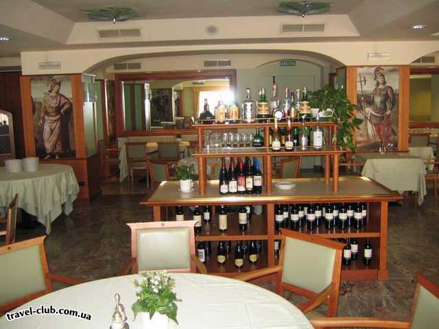  Италия  Ресторан в гостинице Sangalo Palace