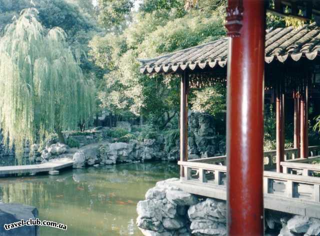  Китай  Шанхай в городском парке старого города