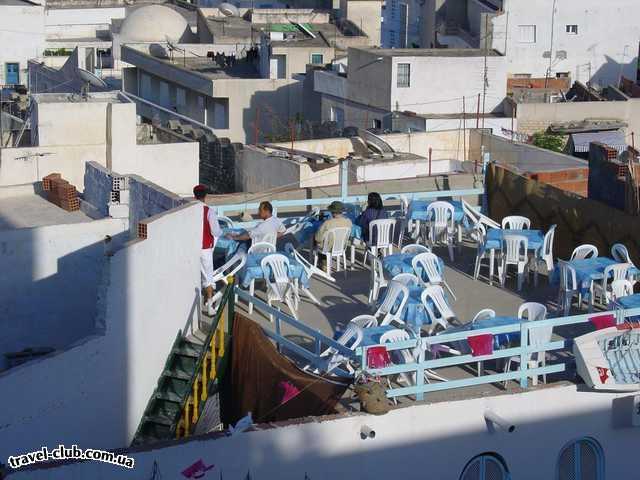  Тунис  Сусс. Вид с крепости Косба. Наши люди, открытое кафе на 