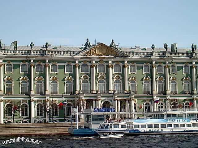  Россия  Ст.Петербург  Питер.Прогулка по Неве.Напротив Зимнего посадка на реч