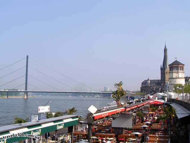  Германия  Северный Рейн - Вестфалия  Дюссельдорф. Большая барная стойка Рейна (вид справа).