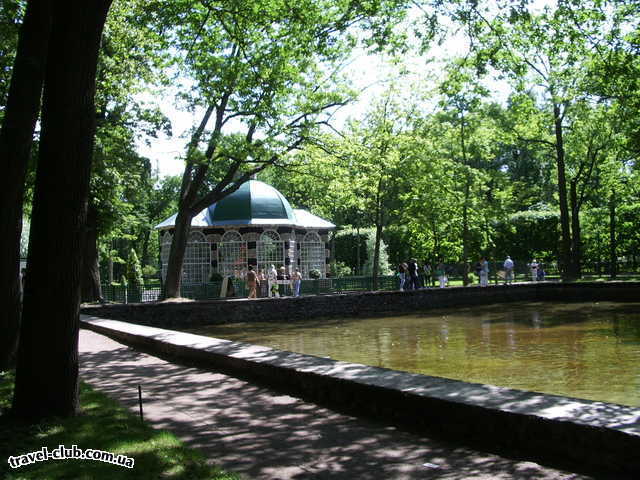  Россия  Ст.Петербург  Петергоф. Вольеры.