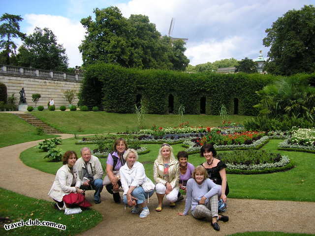  Великобритания  Гид, Татьяна Герасименко, с туристами (третья слева)