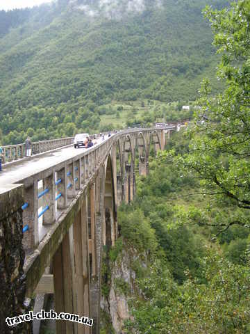  Черногория  Такі мости в Чорногорії не рідкість.