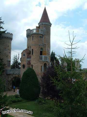  Венгрия  Одна из башен замка