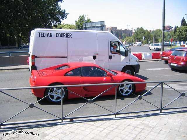  Испания  Спортивные машины на улицах не редкость.