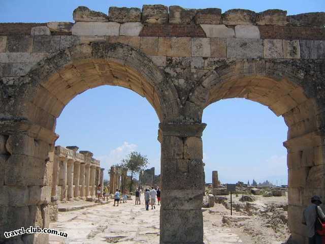  Турция  Сиде  Taksim international side 5*  Хиераполис арка римского периода, за ней Агора - рынок 