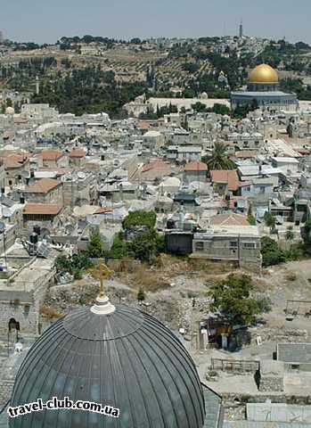  Израиль  Христианский храм соседствует с Куполом на Скале