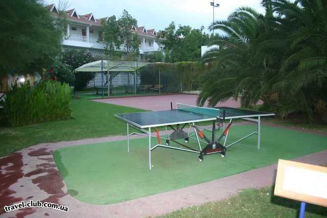  Турция  Алания  Alantur club 4*  Теннисные столы. Два из них под тентом. Справа площадки