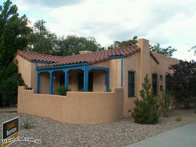  США  New Mexico  Альбукерк  А вот в таких домиках они живут (типичная архитектура), 