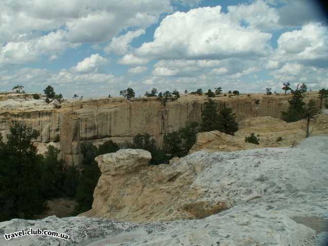  США  New Mexico  Национальный парк El Morro - вил с вершины хребта