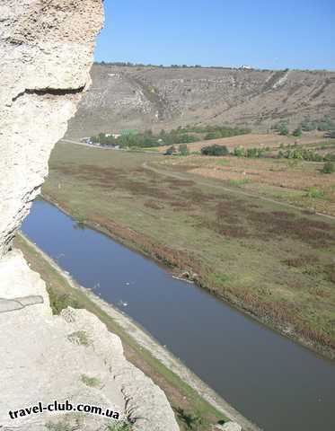  Молдавия  Вид из крепости на равнину, крепость с трех  сторон окр