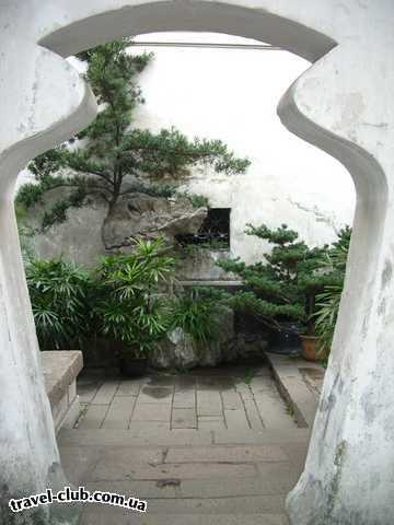  Китай  Летний сад императора одна из дверей
