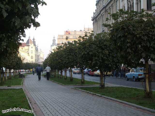  Украина  Карпаты  Львов  Проспект Шевченко, милые лавочки, чистые улочки