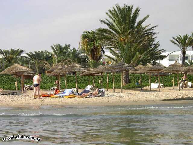  Тунис  Монастир  Houda Golf Beach  можно далеко в море уйти пешком чтобы сделать снимок п