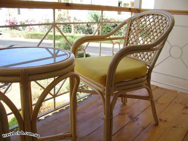  Египет  Хургада  Desert rose 5*  Столик и два прекрасных стула на каждом балконе.