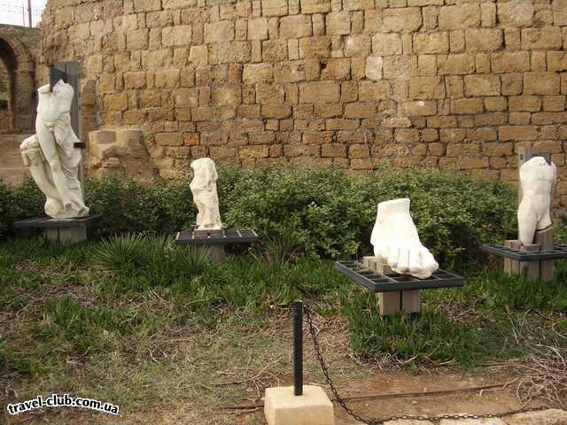  Израиль  Кейсария (остатки скульптур древнего театра времен ца