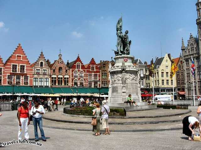  Бельгия  Брюгге  Рыночная площадь. Памятник Яну Брейделю и Питеру де Ко