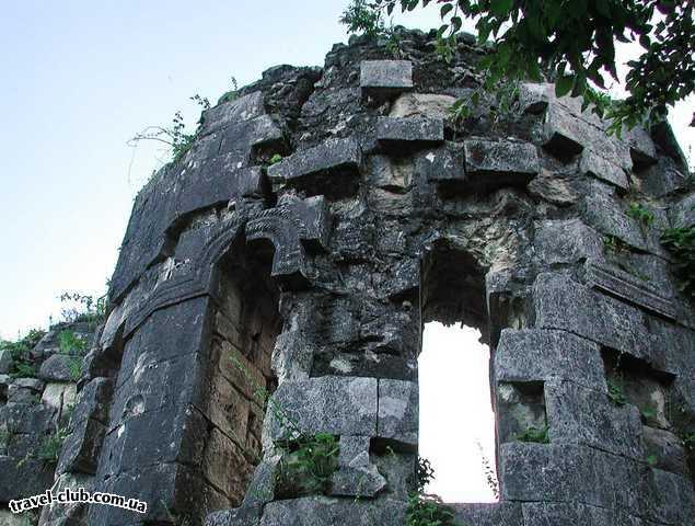  Абхазия  Бзыбский храм, Х век