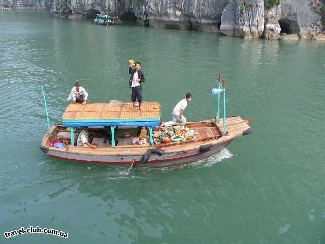  Вьетнам  Торговцы на водах