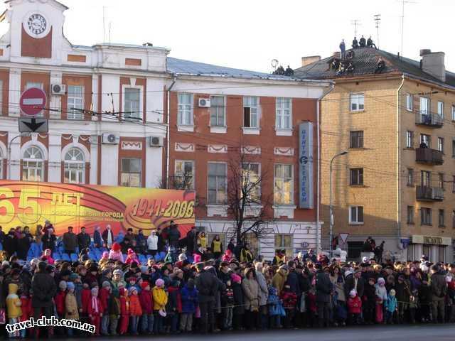  Россия  Тверь  16 декабря. Мальчишки на крыше, но их тут же согнали.