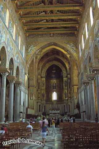  Италия  Сицилия  Интерьер собора,поражающий богатством мозаичного дек