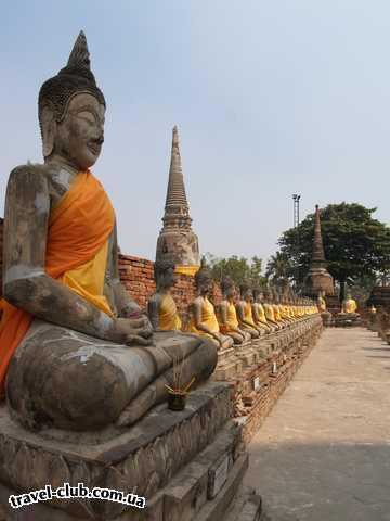  Таиланд  Аютхайя  В кхмерском Буддистском храме Виктория