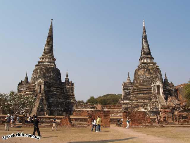  Таиланд  Аютхайя  Ступы в кхмерском храме