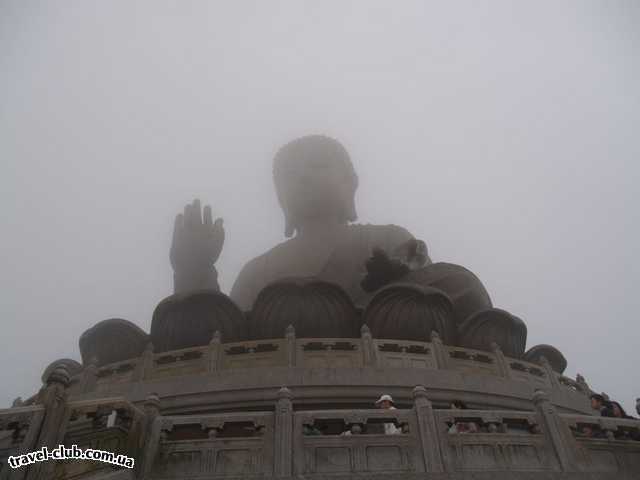  Китай  Гонконг (Сянган)  Статуя Будды...