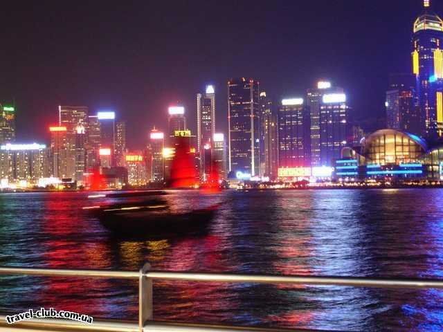  Китай  Гонконг (Сянган)  Ночной Гонконг и джонка-призрак.