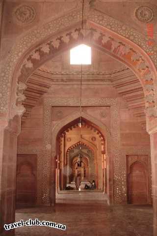  Индия  один из дворцов в городе–призраке Фатехпур Сикри
