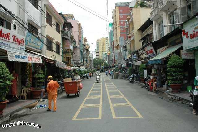  Вьетнам  Сайгон  Так выглядит одна из улиц Сайгона