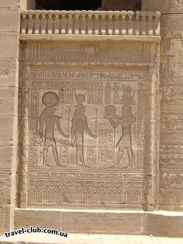  Египет  Хургада  Изображения Хат-Хор на стенах храма