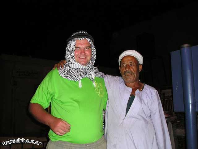  Египет  Дед продал "арафатку" , и я попросил его сфотографирова