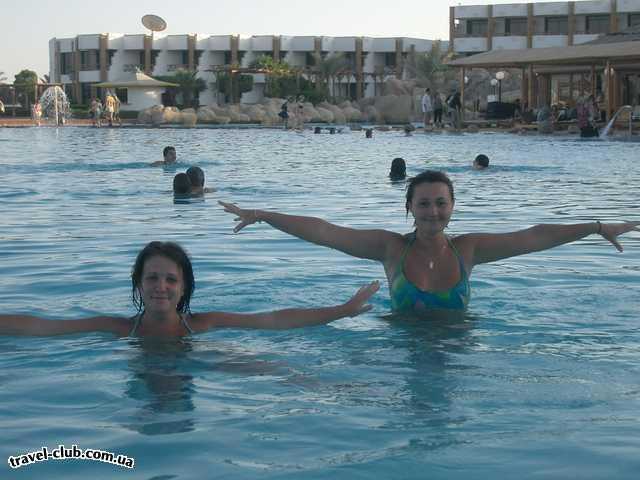 Египет  Шарм Эль Шейх  Pyramisa 5*  Сам отель, мы в основном бассейне. Их было три.