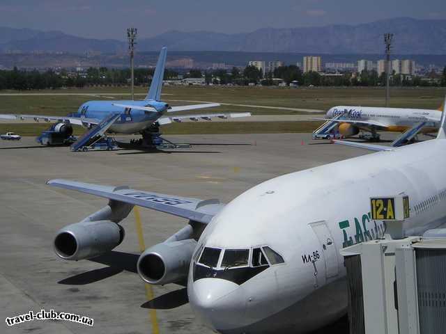  Турция  Аэропорт  Грузятся росийские гиганты, различных самолетов - масс