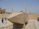  Египет  Достопримечательности  Карнакский храм (Луксор)  Поверженный временем колосс 