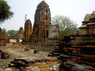 > Таиланд > Аютхайя  Храм Wat Mahathan Все сооружения - чеди т.е. вместилища праха 