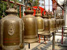 > Таиланд > Аютхайя  Храм Wat Phanan Choeng - действующий - колокола для исполнения 