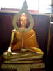 > Таиланд > Аютхайя  Храм Wat Phanan Choeng статуя Буды внутри храма