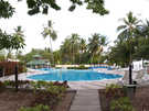 > Мальдивские о-ва > атолл Адду остров Ган > Equator Village  Бассейн отеля