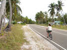  Мальдивские о-ва  атолл Адду остров Ган  Equator Village  На велосипеде по окрестным островам