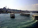 > Турция > Стамбул > Lady Diana 4*  прогулочные корабли идут один за другим