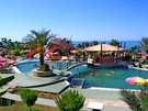  Турция  Алания  Club gunes gardens 3*  Пляжная часть отеля. Горки, бассейн с морской водой и б