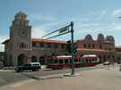 > США > New Mexico > Альбукерк  Здание автовокзала - архитертура стизизована под стар