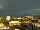  США  New Mexico  Альбукерк  Панорама деловой части города - сплошь гостиницы и бан�