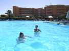 > Египет > Хургада > Calimera resort 4*  Самый большой бассейн, на фоне главного корпуса отеля. 