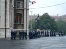  Венгрия  Будапешт  Полицейские перед парламентом