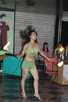 > Вьетнам > Сайгон  Танцующая с огнями азиатка ритмична,и нравится публик